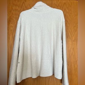 Lululemon Retreat Yourself Pullover